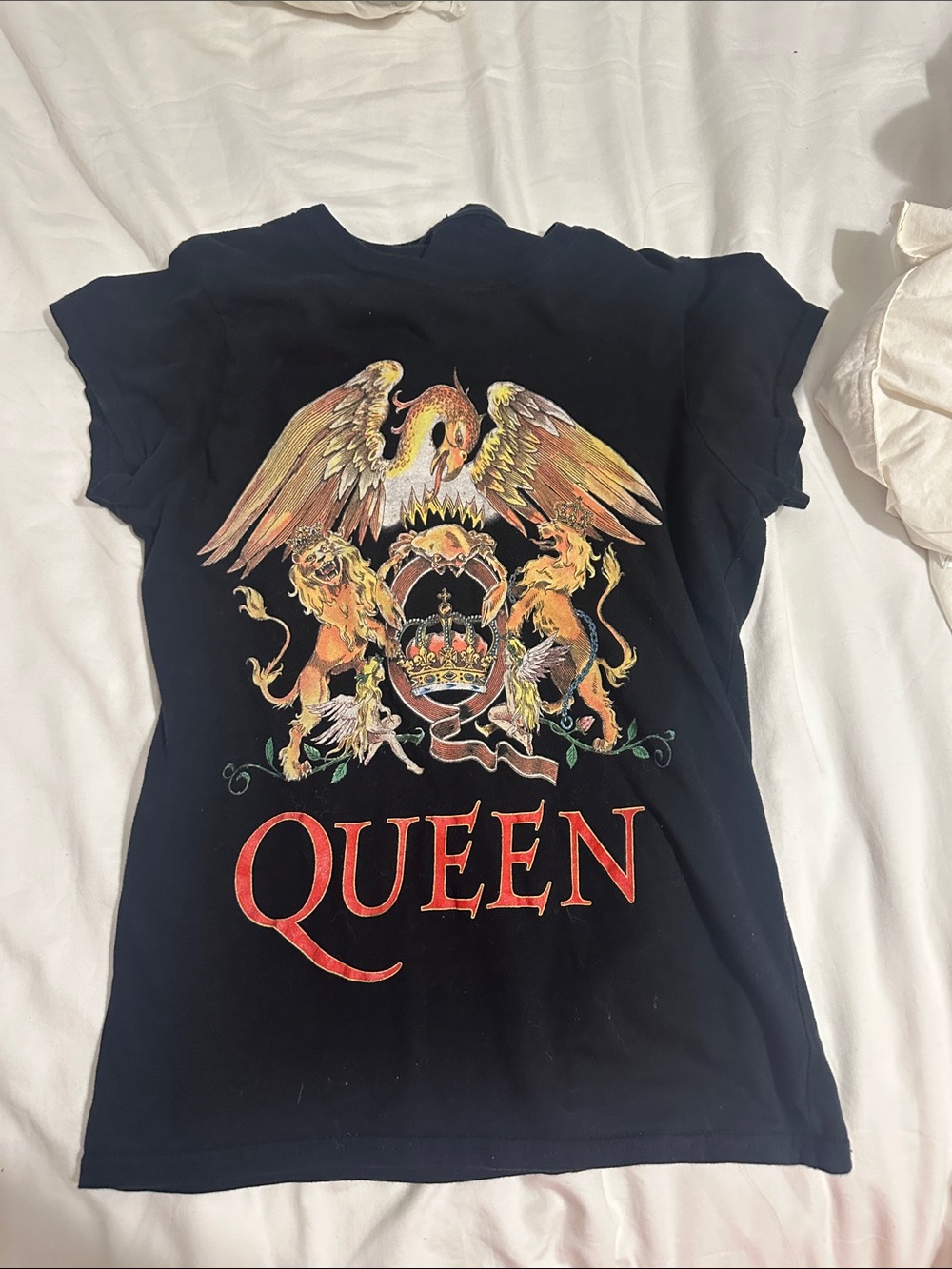 Vintage Queen Graphic Black Short Sleeve Tee